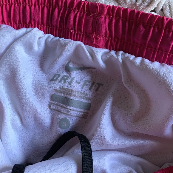 Kids Nike Running Shorts - Picture 2 of 3